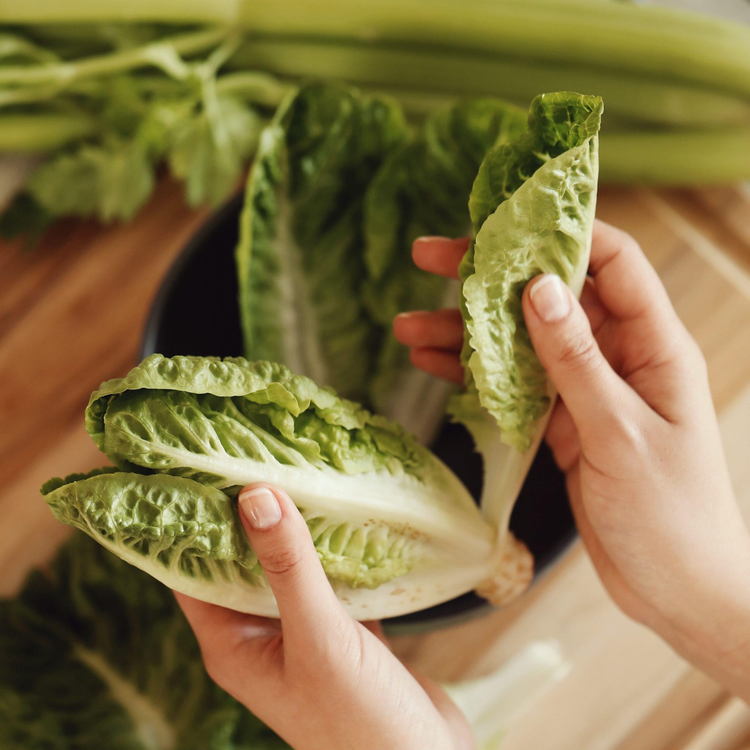 woman-cooking-romanie-Lettuce